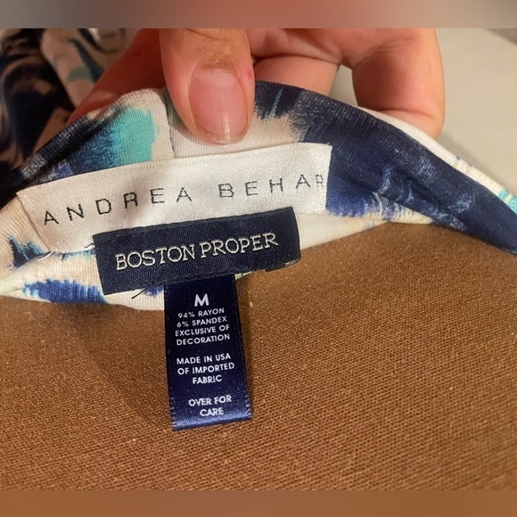 Great Boston proper halter top with decorative neck size medium - Picture 6 of 6